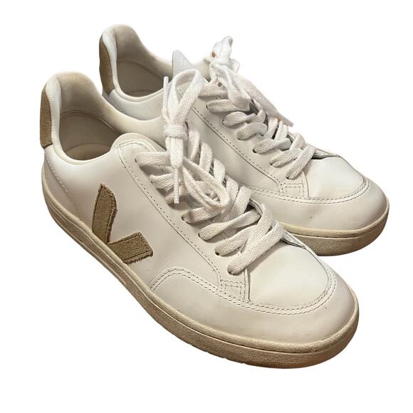 VEJA V-12 Womens White Sable Leather Sneaker Sz 38 US 7 - Picture 1 of 8